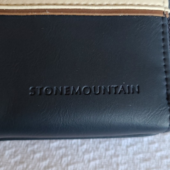 Stone Mountain Wallet - Picture 12 of 12